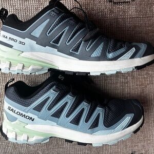 Salomon XA Pro 3D V9 Trail Running Hiking Shoes Women’s 9.5 - Like New